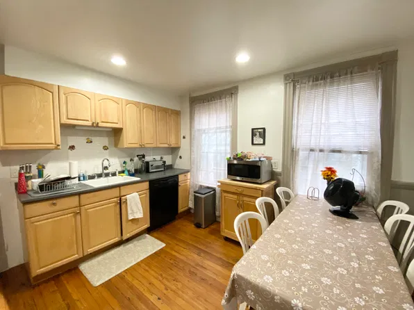 10 Sachem St, Mission Hill, MA