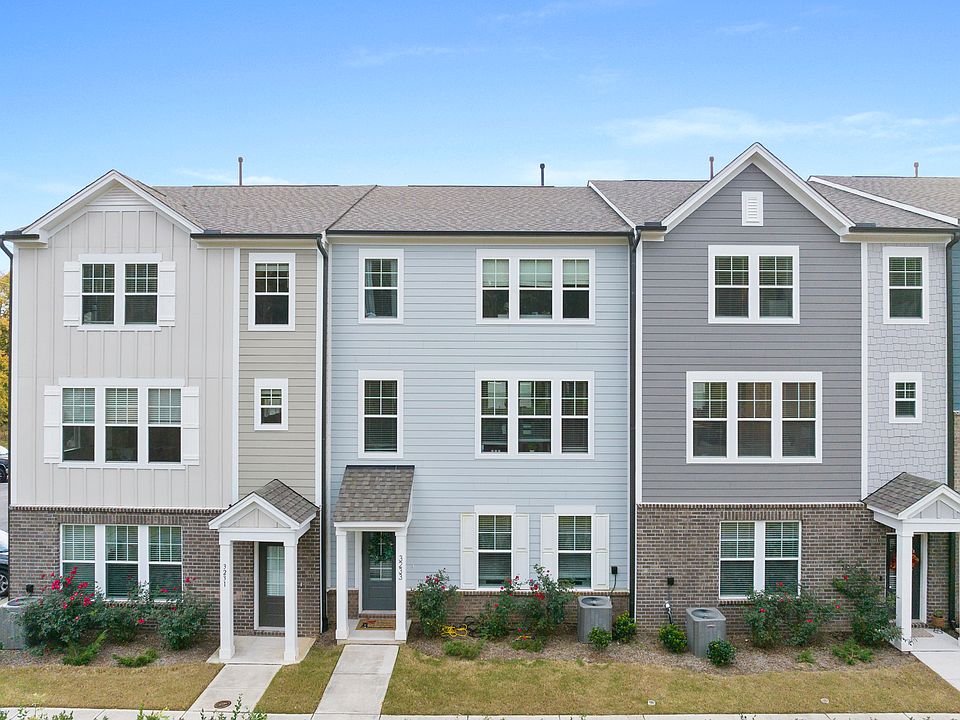 1st image of 3323 Lynn Rd #40