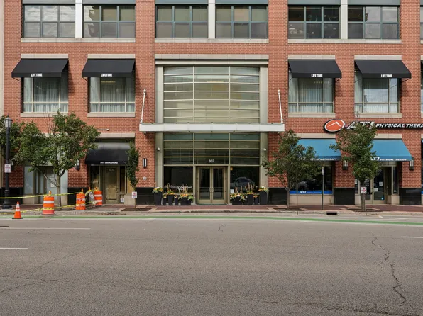807 Davis St Unit 403, Evanston, IL 60201