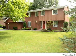 14 Kalleston Dr, Pittsford, NY 14534