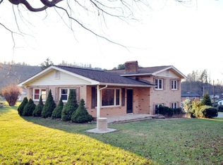 125 S Joyce St, East Flat Rock, NC 28726