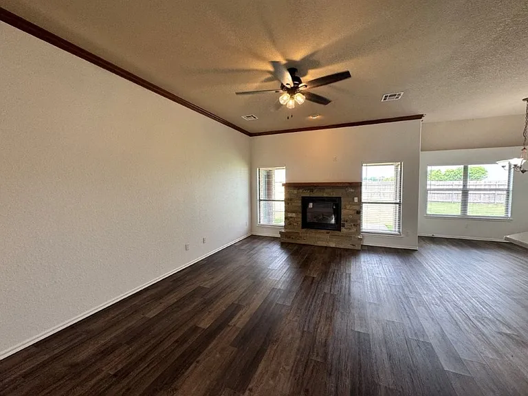 2345 Bradford Ave — Photo 3