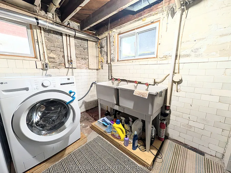 7 Costain Ave — Photo 29