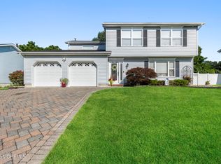 10 Bronia St, Howell, NJ 07731