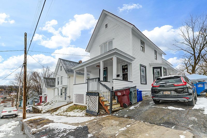 4th image of 84 Woodside Avenue