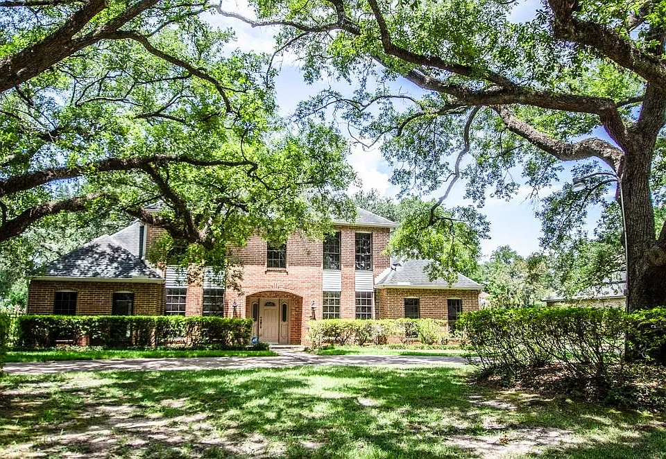 24 Avenue Of The Oaks