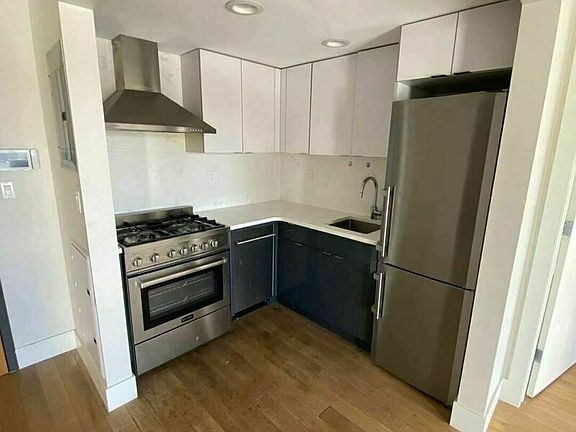 4th image of 27-05 41st Ave #65