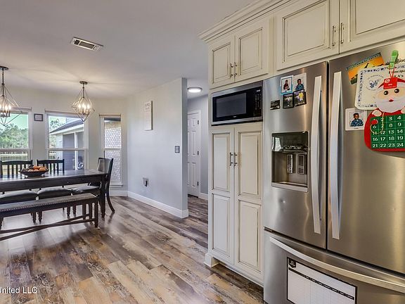 5th image of 13921 Jim Ramsay Rd