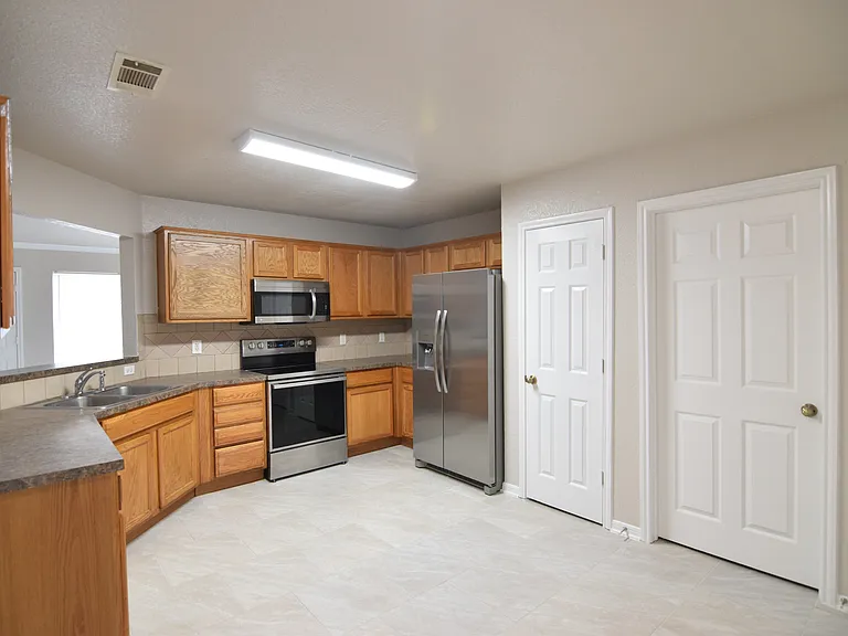 2403 Jake Dr — Photo 4