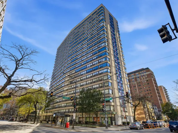 2930 N Sheridan Rd APT 302, Chicago, IL 60657