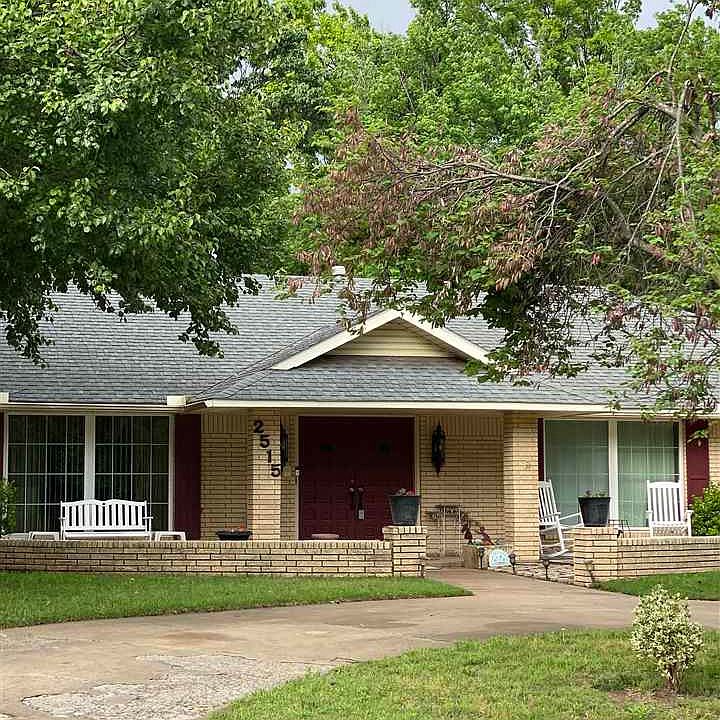 2nd image of 2515 Wildwood Dr