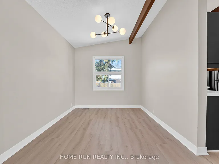1259 Meadowlands Dr E — Photo 16