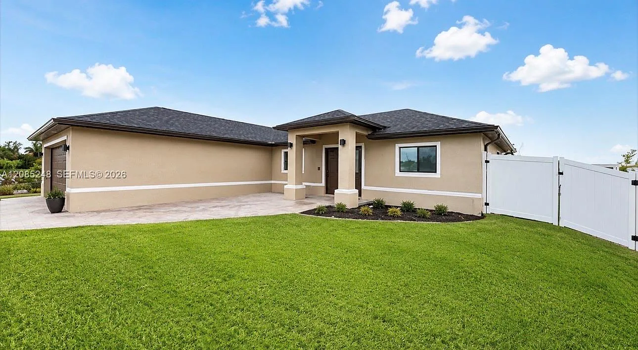 Cape Coral — Photo 3