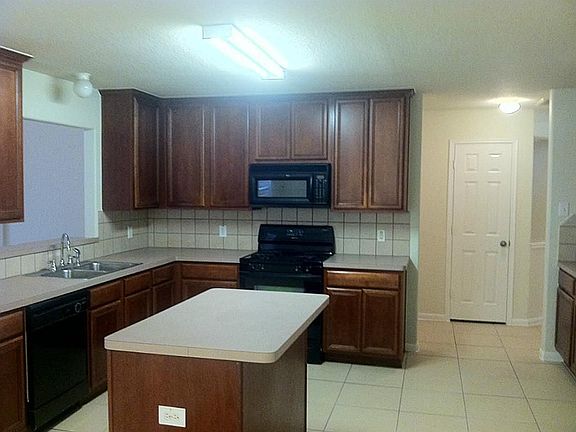 4th image of 3239 Amber Meadow Dr