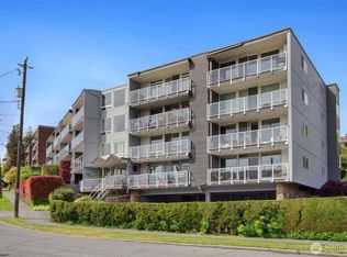 500 W Olympic Pl APT 104, Seattle, WA