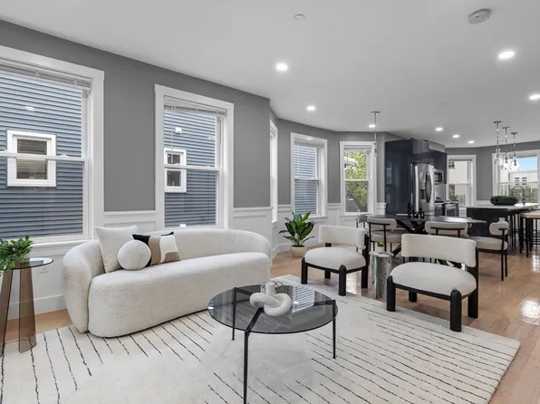11-15 Connecticut Ave #2, Somerville, MA 02145