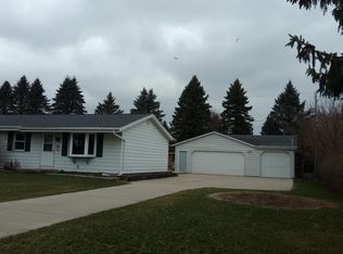 1718 Mapledale Rd, West Bend, WI 53090