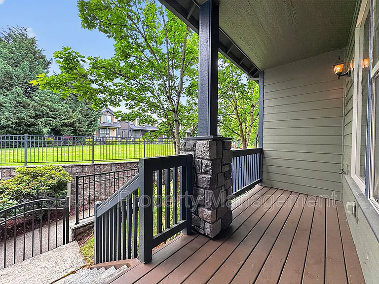 1419 NE Lockheart Ln #1 — Photo 3