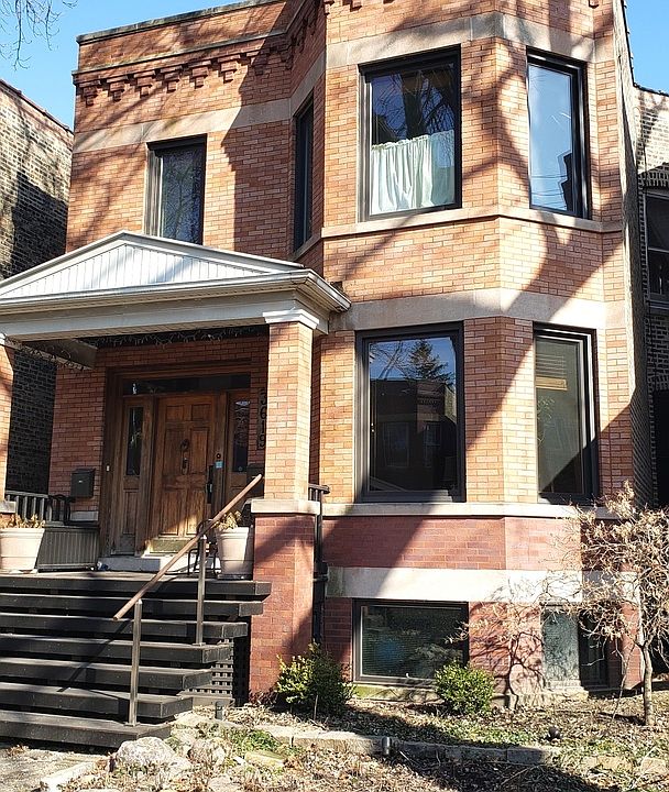 1st image of 3619 N Oakley Ave #1