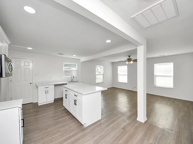 7004 Conley St — Photo 3