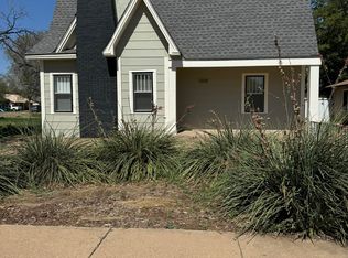 1308 W 11th St, Plainview, TX 79072