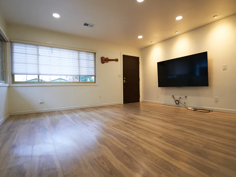 2602 Cabrillo Ave — Photo 3