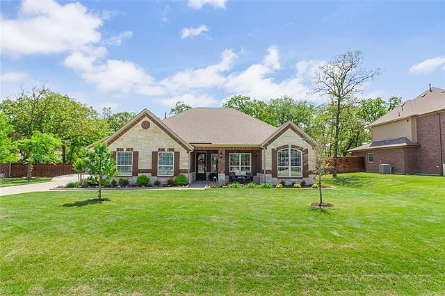1st image of 118 Dogwood Dr