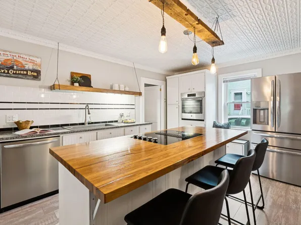 10 Pine Street, Bath, ME 04530