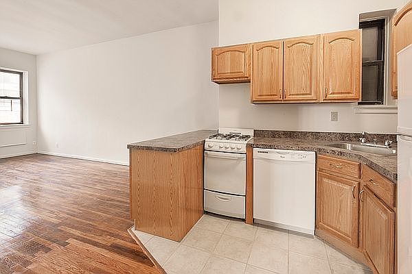 1st image of 301 E 49th St #2AB