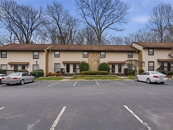 3rd image of 168 Turnwood Ln