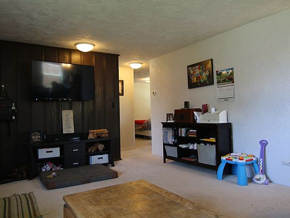 3rd image of 620 Winston Ave