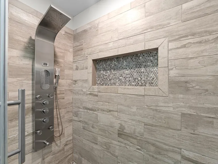 435 Currituck Dr — Photo 37