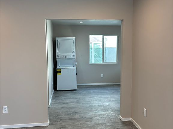 3rd image of 12439 Rose Ave