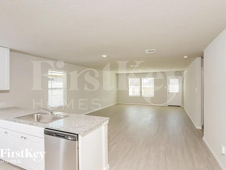 1822 Morse Way — Photo 2