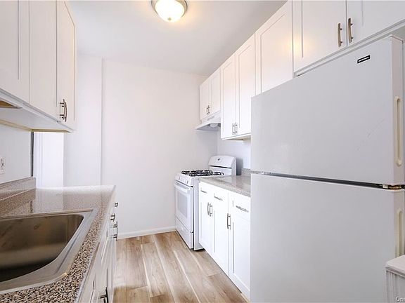 5th image of 70 Sherman Ave APT 1J