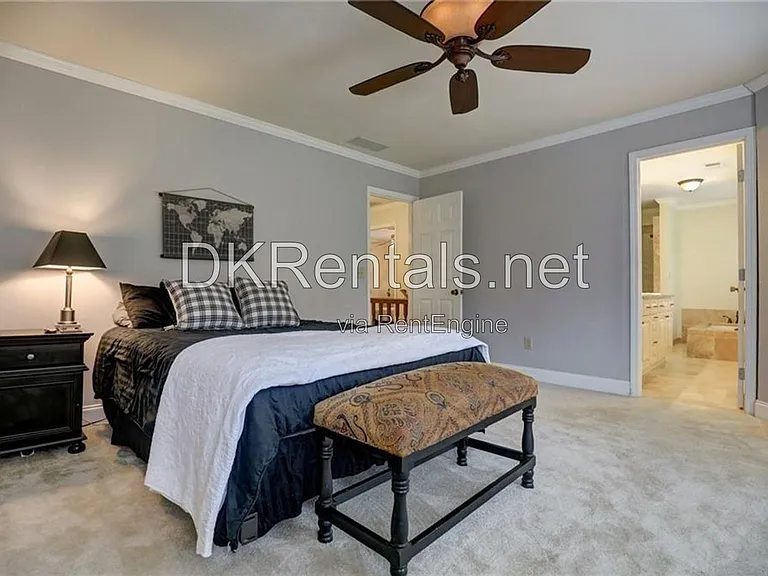 4492 Coventry Way NE — Photo 12