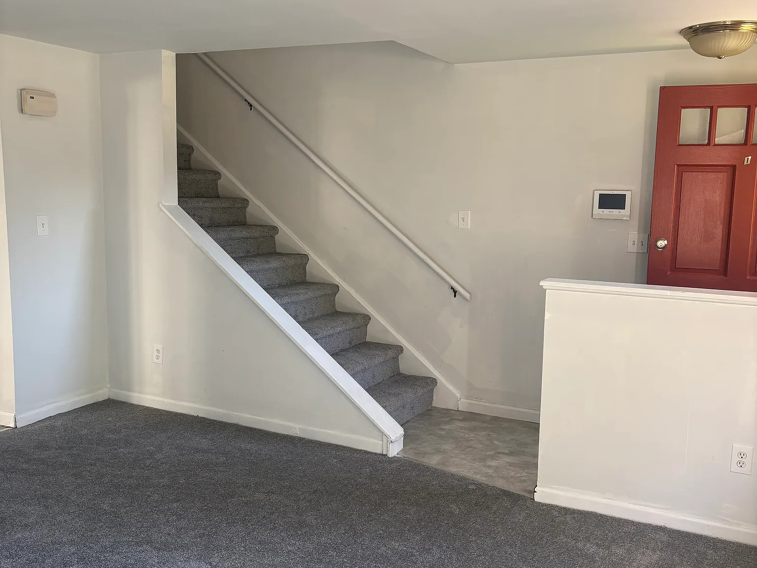 3 bed, 1.5 bath, 1000 sqft, $1,350 — Photo 2