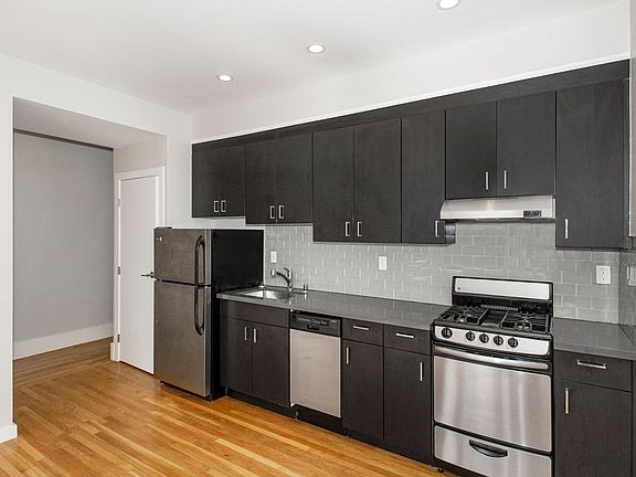 3rd image of 520 Scott St #5