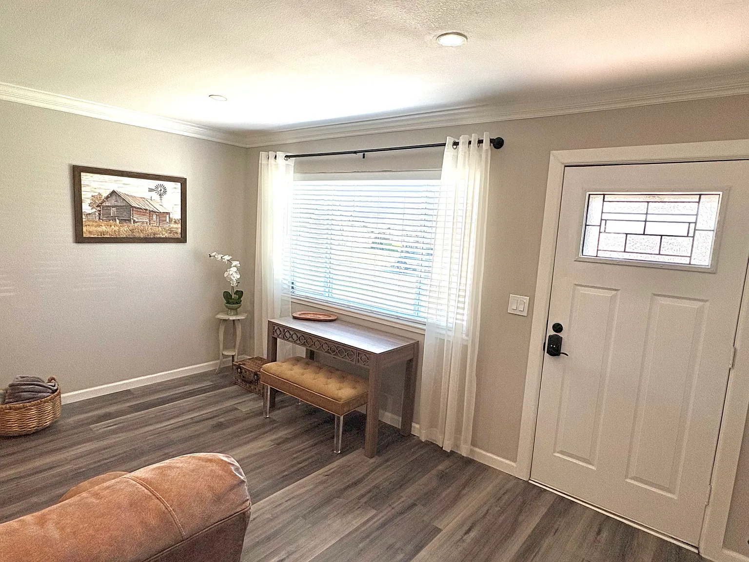 3 bed, $4,000 — Photo 2