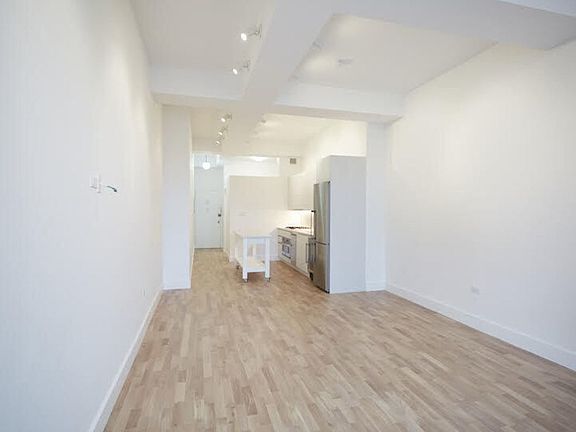 5th image of 315 7th Ave #11E