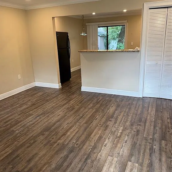 447 6th Ave NE #B — Photo 5