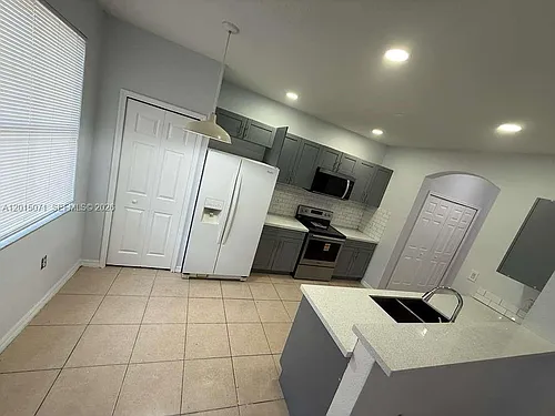 10906 SW 243rd Ln Photo 1