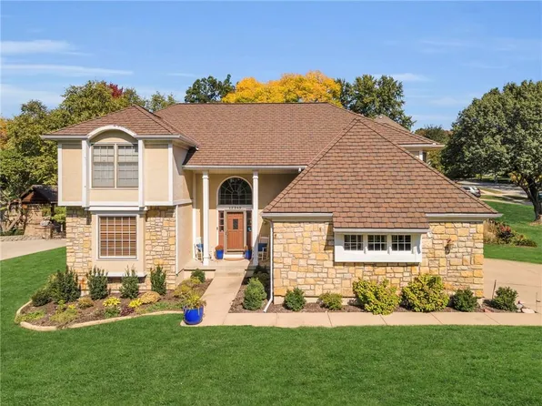12949 Granada Ln, Leawood, KS 66209