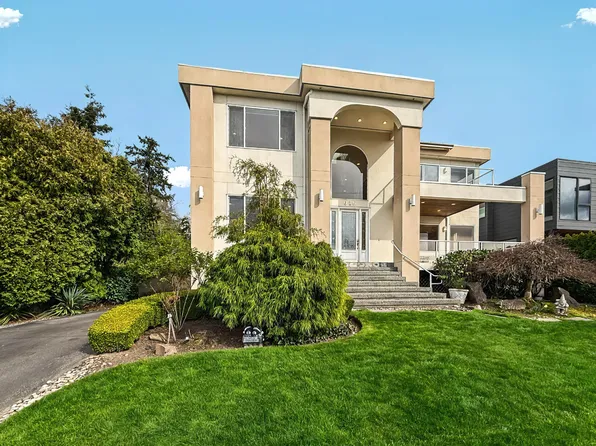 916 2nd St S, Kirkland, WA 98033