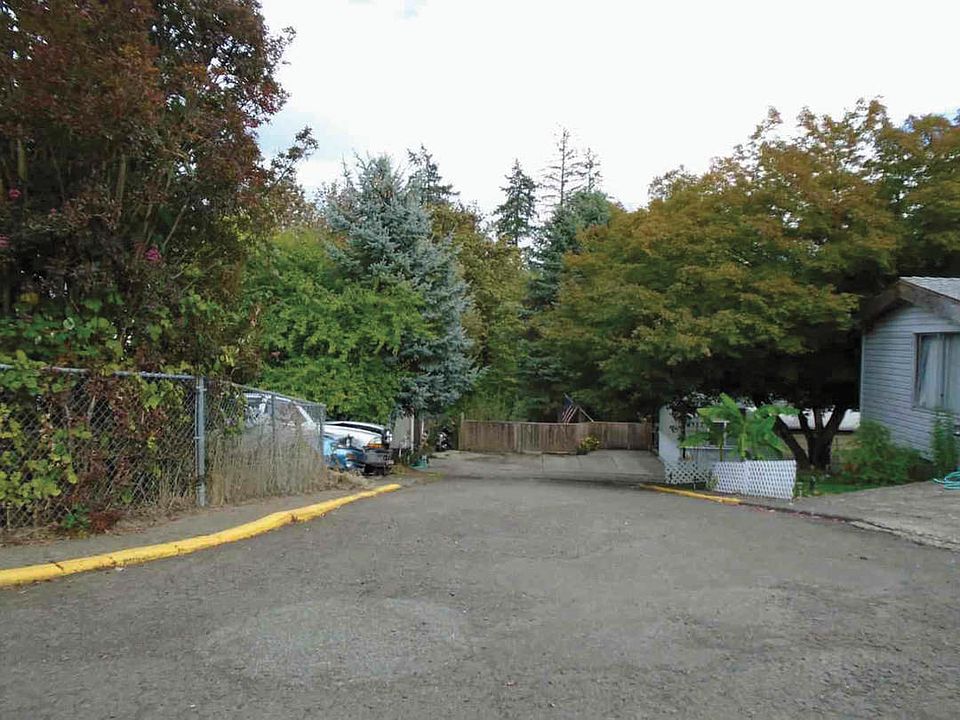 2nd image of 11633 Teal Ln NE