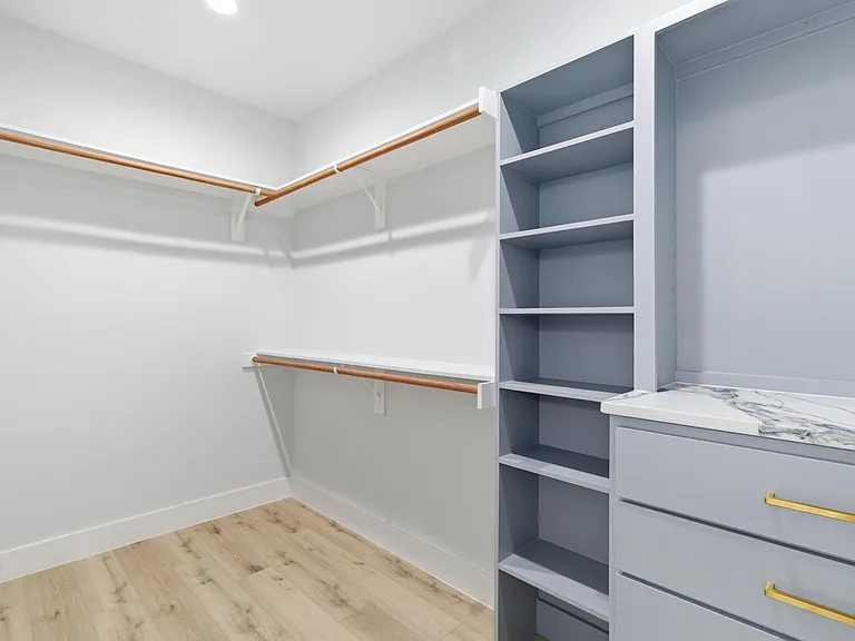 7040 Kinney St — Photo 16