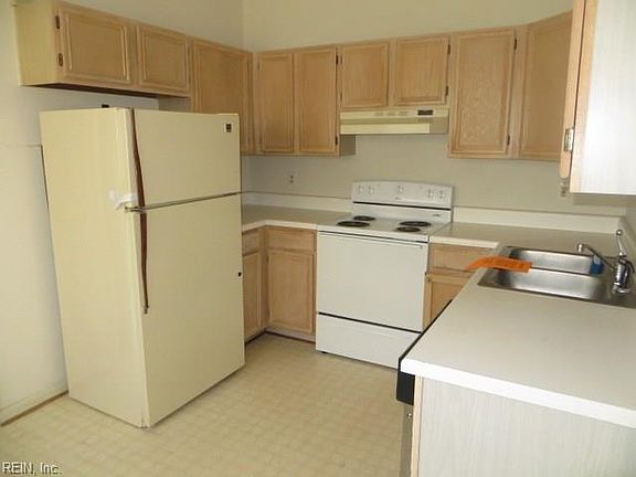 3rd image of 2272 Claymill Dr