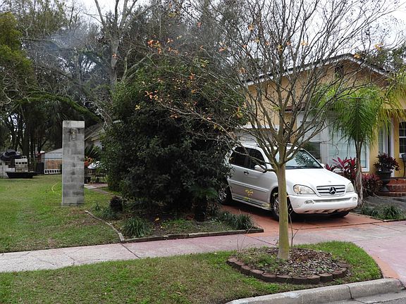 3rd image of 1822 W 23rd St