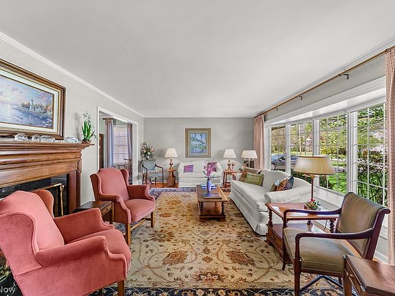 3rd image of 2058 Temblethurst Rd