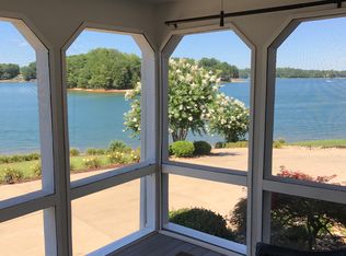 2017 Hampton Shores Dr, Seneca, SC 29672